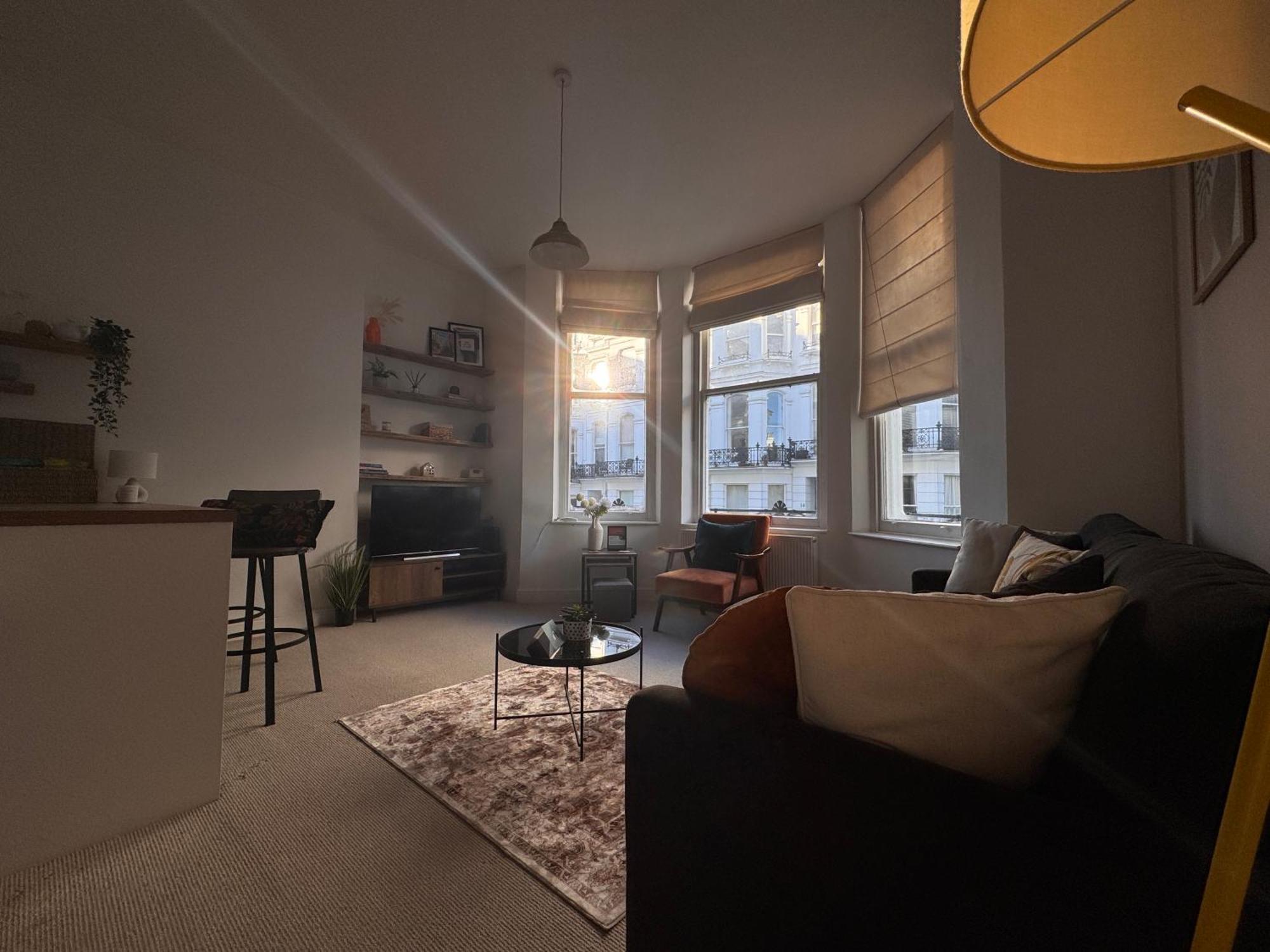 Quaint In - Sleeps 2 To 6 Appartement *