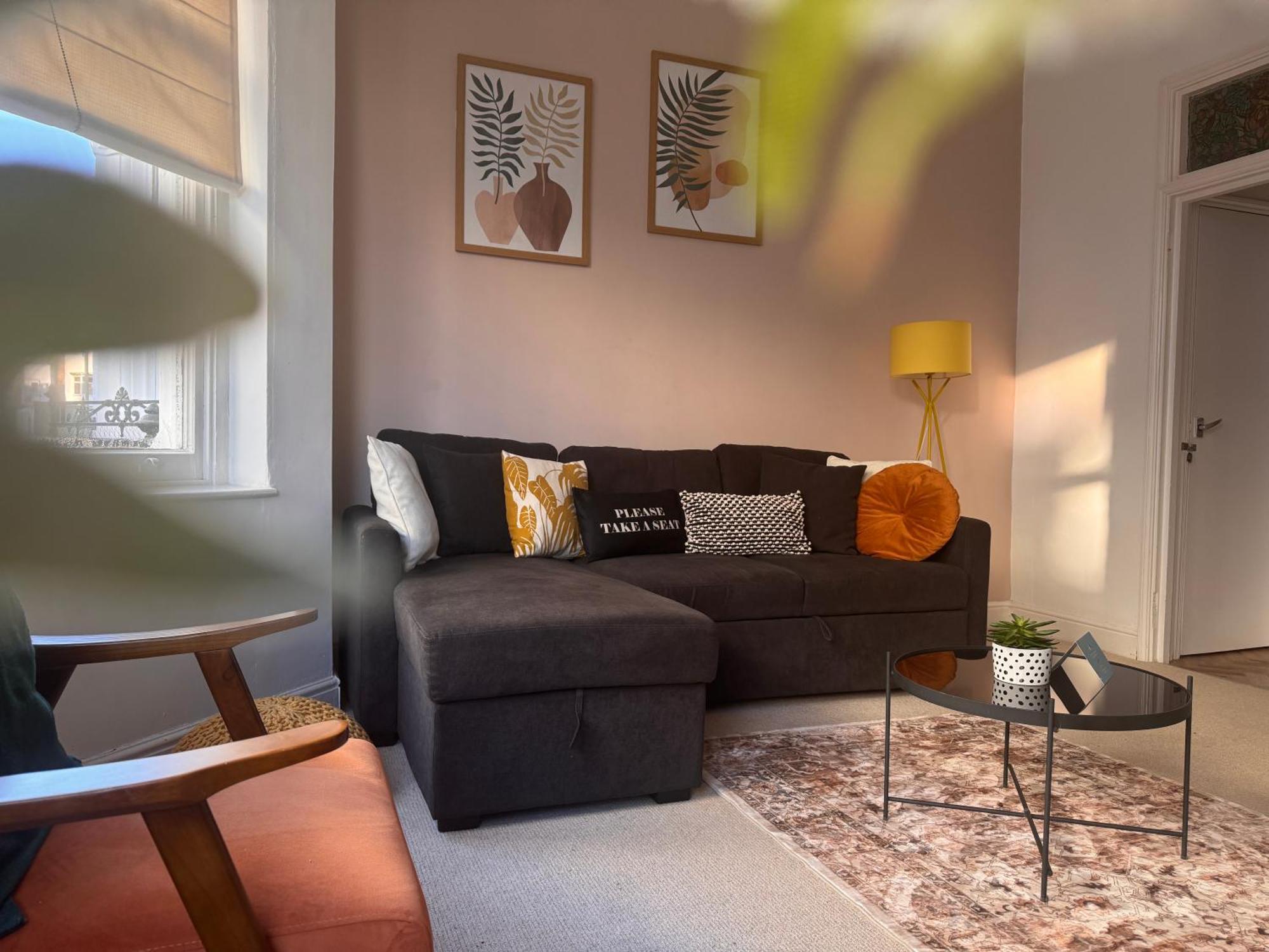 Quaint In - Sleeps 2 To 6 Hove