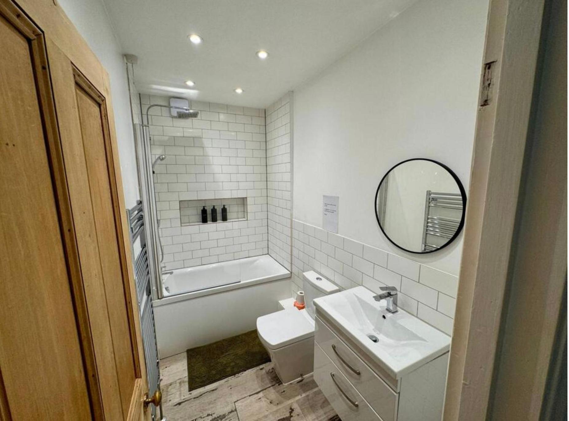 Quaint In - Sleeps 2 To 6 * Hove